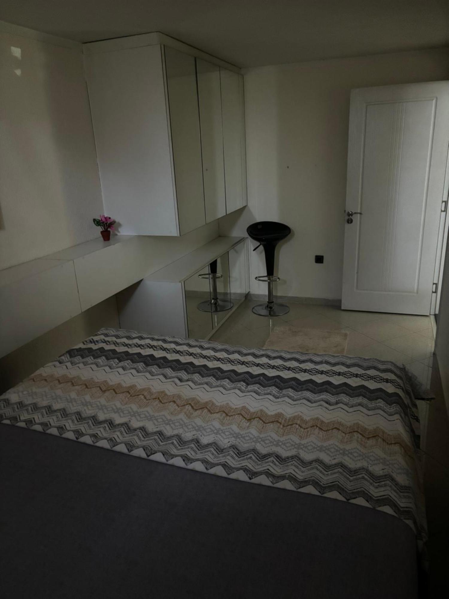 Stannadanviolet Appartement Podgorica Buitenkant foto